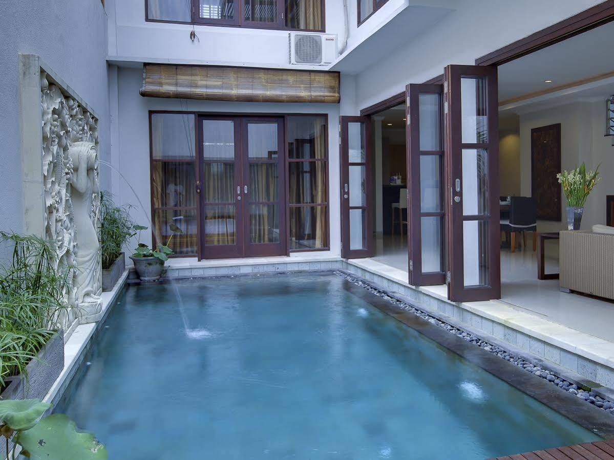 White Lotus Villas Seminyak Kültér fotó