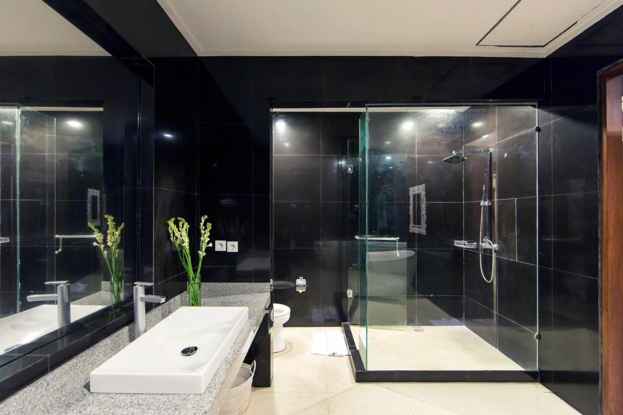 White Lotus Villas Seminyak Kültér fotó